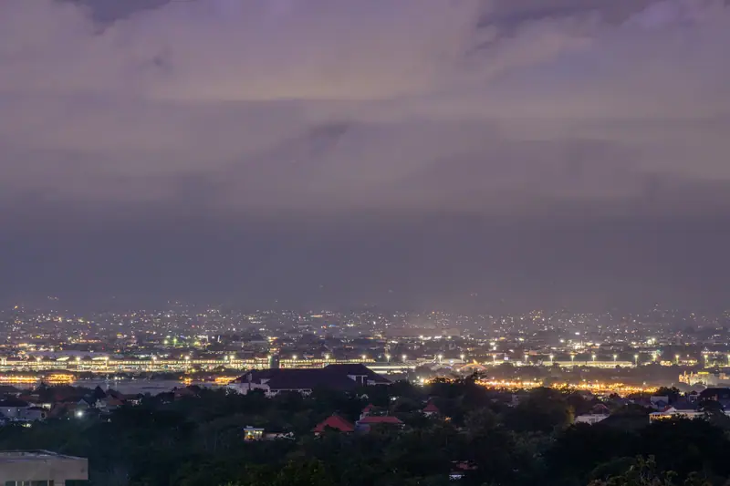 Lampu kota Bali selatan terlihat dari ketinggian pada malam hari